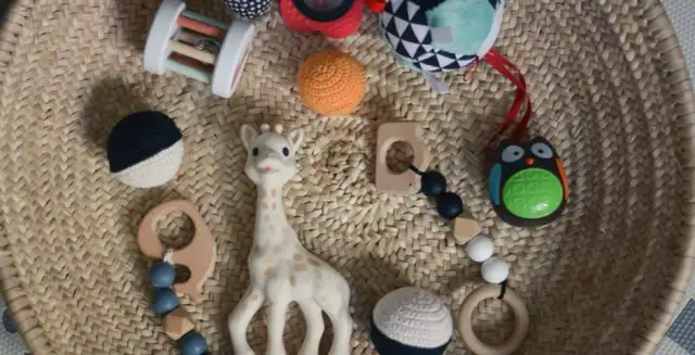 Co kupić 5 miesięcznemu dziecku pod choinkę? Najlepsze zabawki dla maluszka