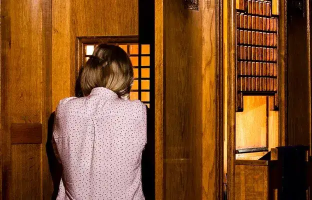 Kiedy wprowadzono spowiedź w kościele katolickim i jej znaczenie