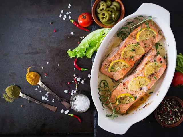 Réussir votre saumonette grillée : le guide essentiel du chef