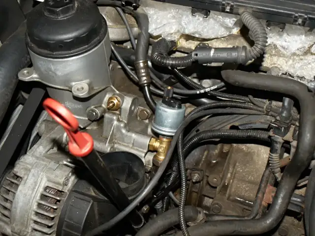 Gdzie jest czujnik temperatury silnika BMW E46? Znajdź go łatwo!