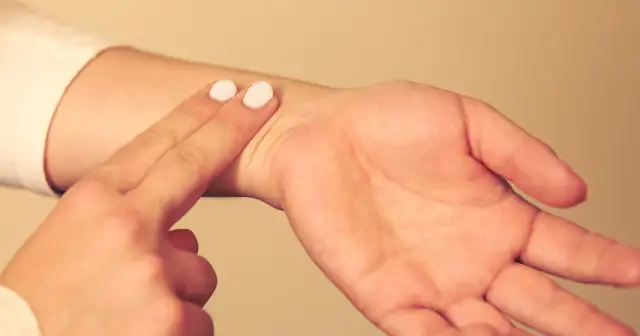 Puls 50: Kiedy jest normą, a kiedy powodem do niepokoju?