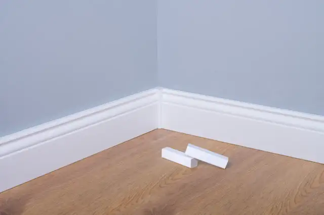 Jak ciąć listwy przypodłogowe 45 stopni? Perfekcyjne narożniki
