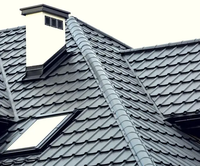 Jaka grubość blachy na dach? Wybierz najlepszą opcję dla swojego domu