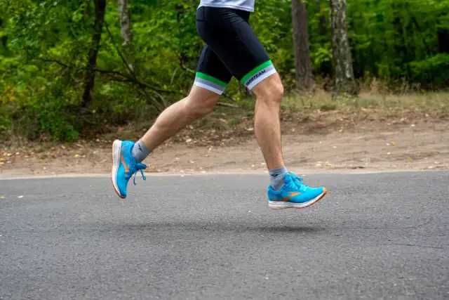 Jakie buty do biegania na początek? Kluczowe wskazówki dla początkujących