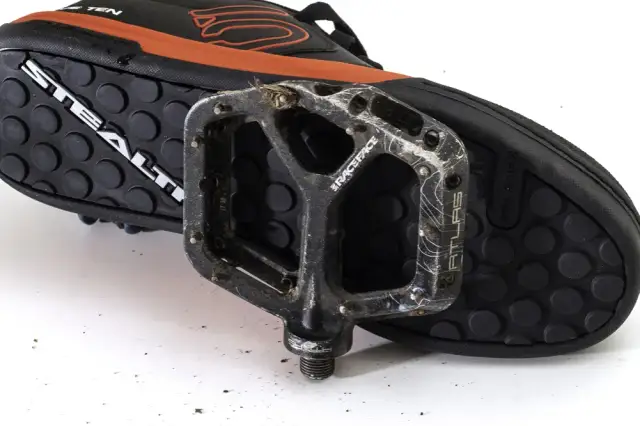 Jakie buty na rower bez SPD zapewnią komfort i wydajność podczas jazdy