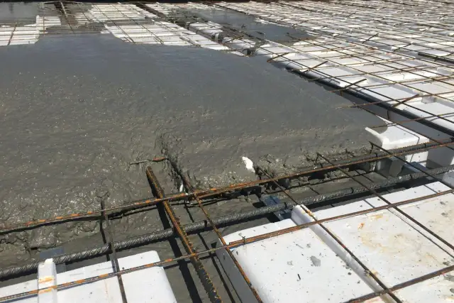 Jak układać styropian na stropie: 5 prostych kroków do ciepłego domu