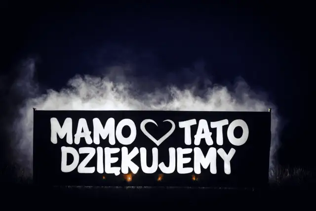 Czy muszą być podziękowania dla rodziców na weselu? Sprawdź, co wybrać