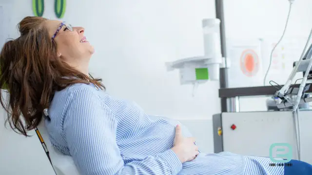 Ból zęba w ciąży? Sprawdź, co bezpiecznie zażyć i czego unikać!