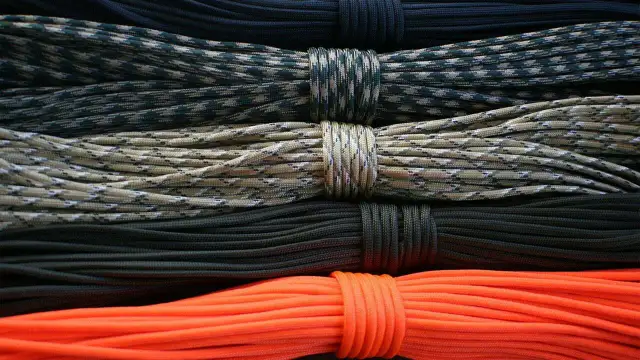 Sznurówki: zawiąż je inaczej! Styl, komfort i koniec z rozwiązywaniem