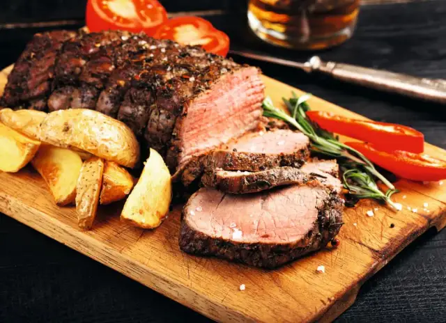 Ile piec wołowinę w piekarniku, aby uzyskać idealny smak?