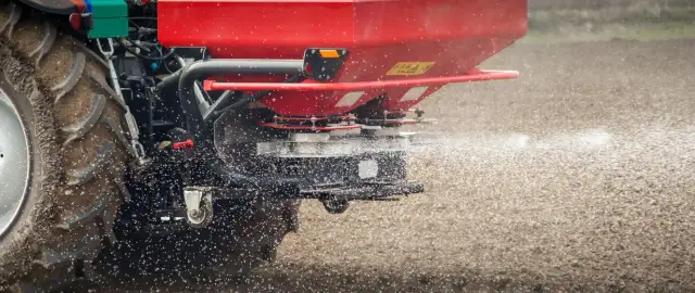 Od kiedy można składać wnioski o dopłaty do nawozów? Sprawdź terminy!