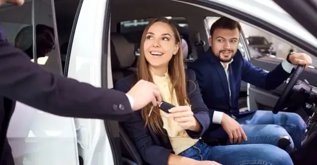 Ile kosztuje wynajem samochodu na miesiąc? Sprawdź ceny i opcje