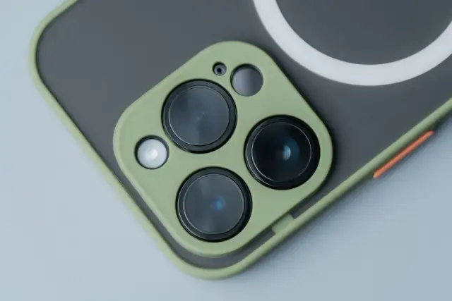 Jak wymienić szkło aparatu w telefonie? Poradnik krok po kroku