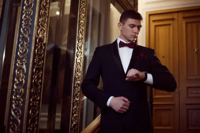 Jak ubrać się do opery mężczyzna? Poradnik elegancji