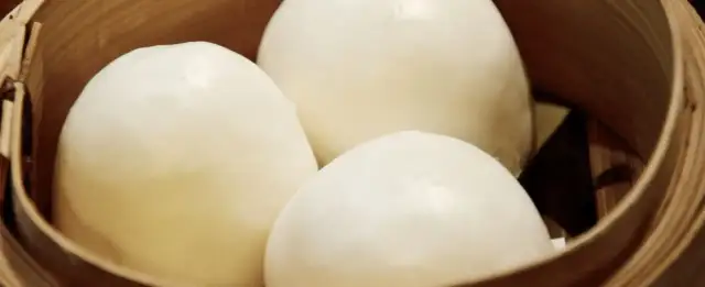 Jak podgrzać pampuchy w mikrofali bez wysuszenia? Sprawdzony sposób na idealne danie