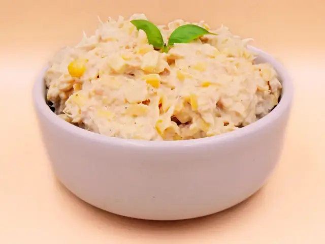 Szybka sałatka z tuńczyka z puszki - łatwy przepis na pyszne danie