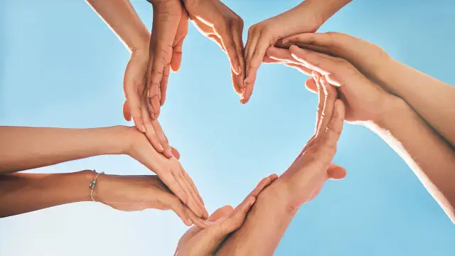 Ile wynosi dofinansowanie do aparatu słuchowego? Sprawdź, ile możesz zyskać