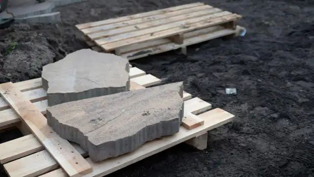 Układanie kamienia betonowego DIY: Kompletny poradnik krok po kroku