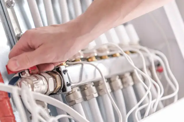 Jak działa ogrzewanie w bloku? Zrozumienie systemu i jego efektywności