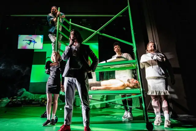 Antygona spektakl w Warszawie - emocjonujące interpretacje i recenzje