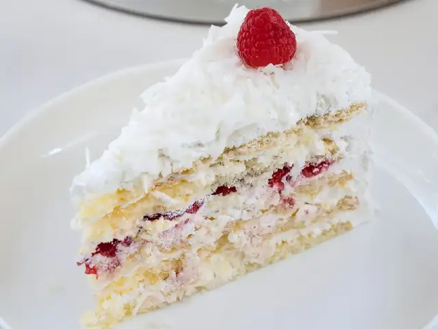 Ciasto Łabędzi Puch z kajzerek i kokosu: przepis, który zachwyca!