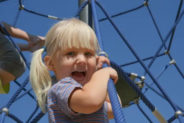 Co możemy znaleźć na placu zabaw? Odkryj atrakcje dla dzieci