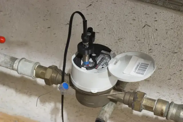 Jak zatrzymać licznik gazu magnesem? Prawda o nielegalnych metodach