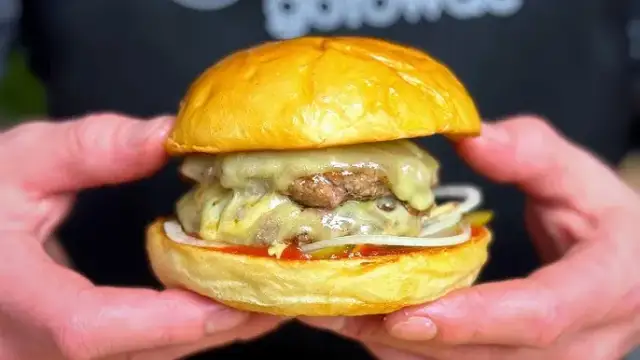 Sekret "Pysznie czy przepysznie": puszyste bułki do burgerów krok po kroku