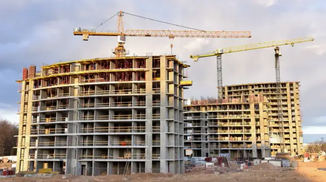 Ile zarabia deweloper na bloku? Odkryj zyski i koszty inwestycji