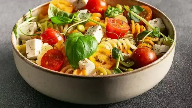 Le secret d'une sauce salade de pâtes réussie : nos meilleures astuces