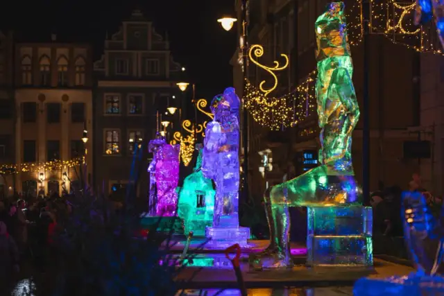 Rzeźba z lodu: Jak powstaje, ile kosztuje? Gdzie ją zobaczyć?