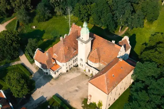 Nowy Zamek w Płotach sprzedany za symboliczną złotówkę - co dalej?