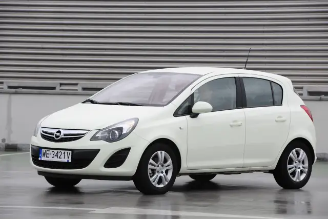 Corsa D pojemność baku: 45L dla każdego? Rezerwa, zasięg!