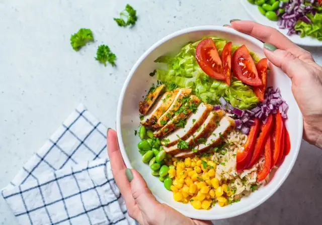 Co jeść na obiad żeby schudnąć? Sprawdzone przepisy i porady