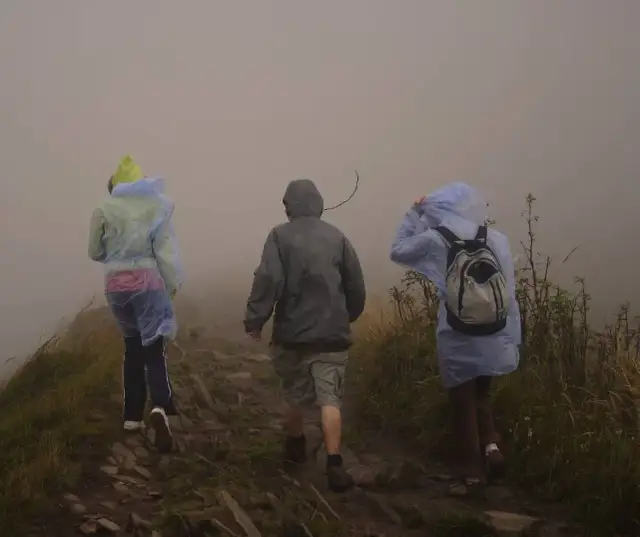 Gdzie sprawdzać pogodę w górach? Przewodnik dla bezpiecznych wypraw