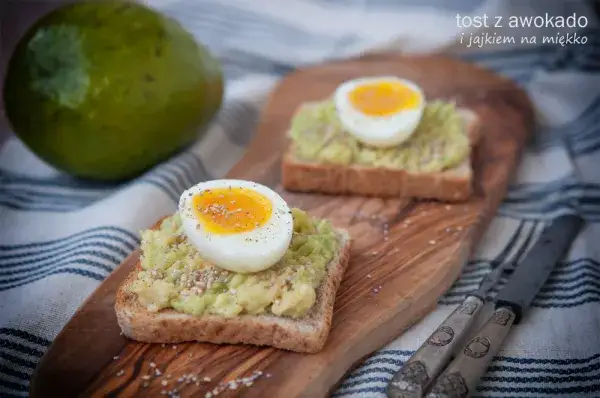 Ile kalorii ma awokado z jajkiem: rzeczywista wartość kaloryczna potrawy