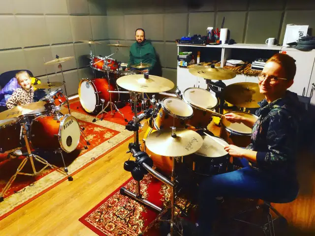 Nauka gry na perkusji od jakiego wieku – kluczowe informacje dla rodziców