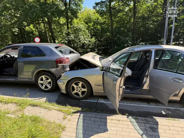 Crash: Wypadek, awaria, krach czy zauroczenie? Poznaj znaczenia!