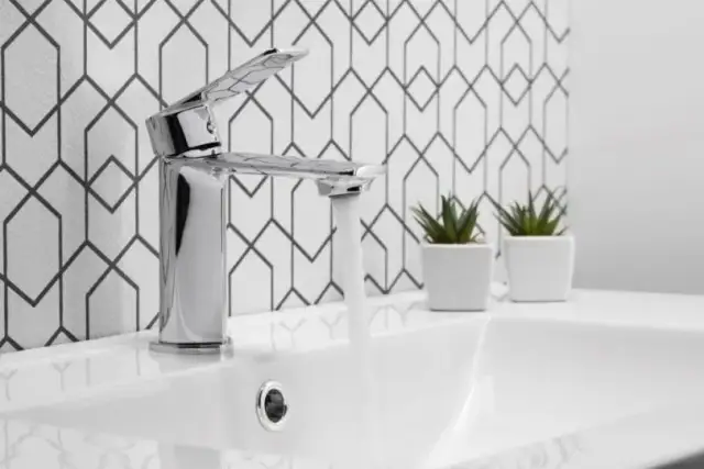 Dlaczego nie ma ciepłej wody w kranie? Oto najczęstsze przyczyny