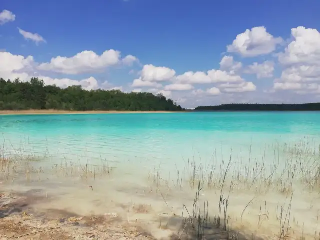 Jezioro w Koninie: piękno, niebezpieczeństwa i tajemnice miejsca