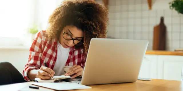 Ile można zarobić na prowadzeniu sklepu internetowego i co na to wpływa?