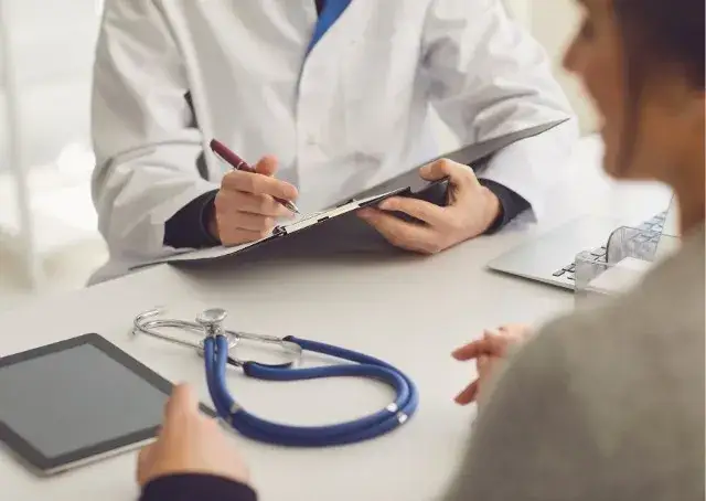 Kto bez kolejki do lekarza? Lista uprawnionych i zasady