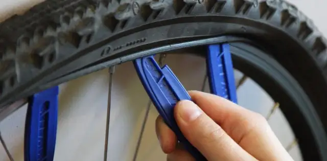 Jak wymienić opony w rowerze - uniknij najczęstszych błędów i problemów