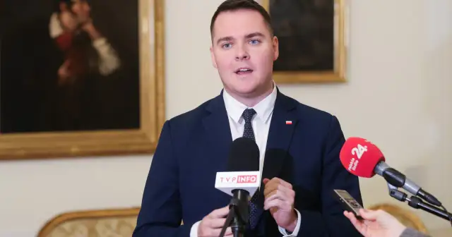 Co nowego w polityce PiS? Zaskakujące zmiany i kontrowersje w partii