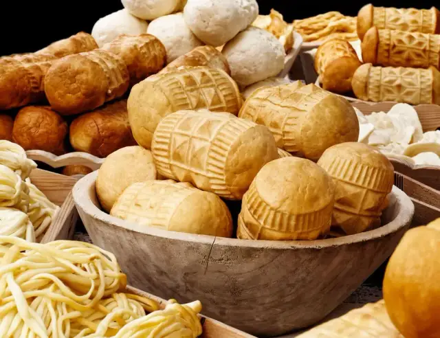 Oscypek w Karpaczu: Jak rozpoznać prawdziwy i gdzie go znaleźć?