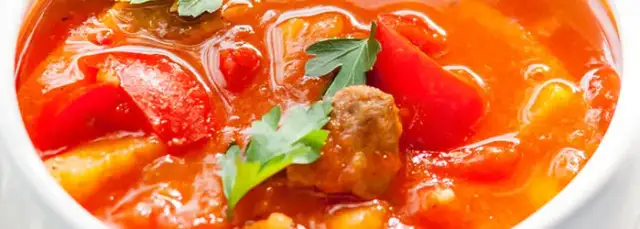 Jak zrobić dobrą zupę gulaszową: 9 sekretów idealnego smaku