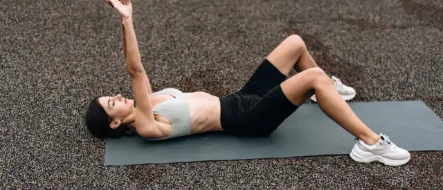 Najlepsza mata do ćwiczeń – wybierz idealną dla siebie i uniknij błędów