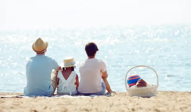 Co zabrać nad morze we wrześniu, aby uniknąć nieprzyjemnych niespodzianek?