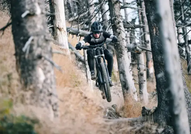 Trasy zjazdowe rowerowe w Polsce: Gdzie poczuć flow i adrenalinę?