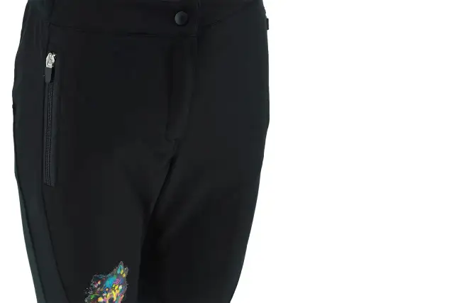 Najlepsze spodnie na narty biegowe damskie – komfort i ciepło w każdych warunkach